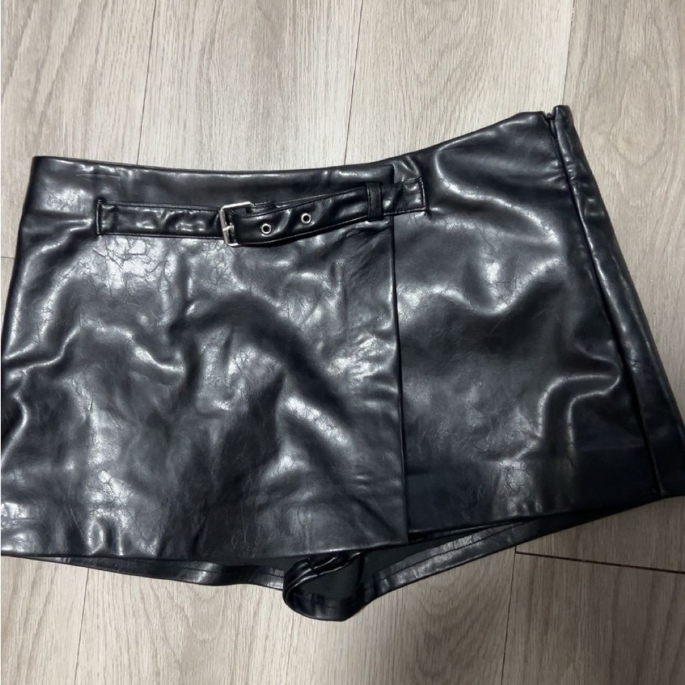 Zara High Waist Black Leather Shorts